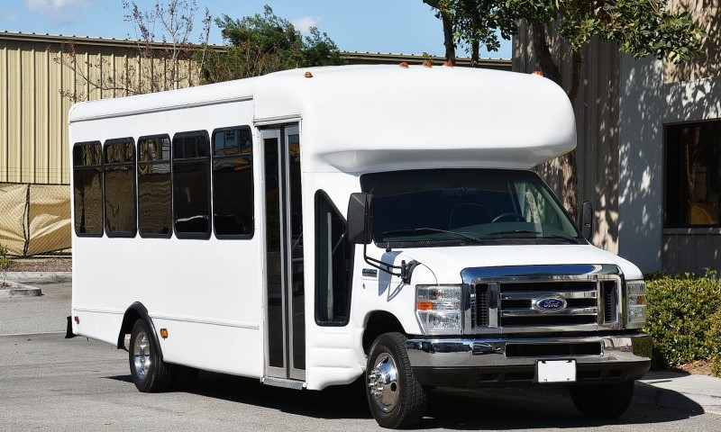 party bus exterior image